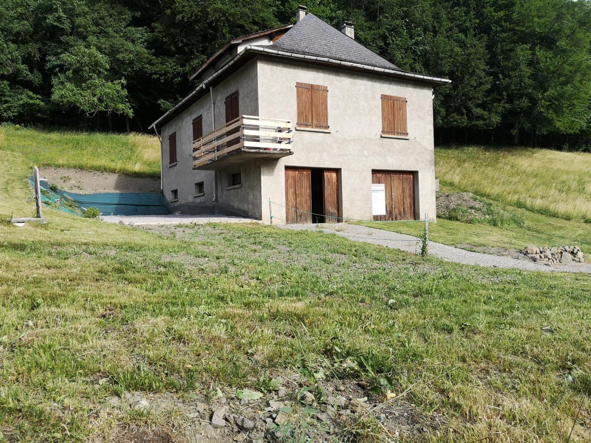 Tourmalet Villa กอมปอง ภายนอก รูปภาพ